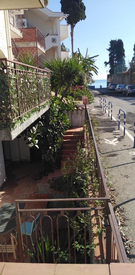 House Near The Beach Giardini-Naxos Exterior foto